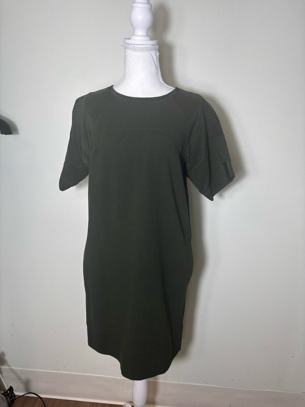 Vince Olive Green Short Sleeve Shift Mini Dress Sz XS